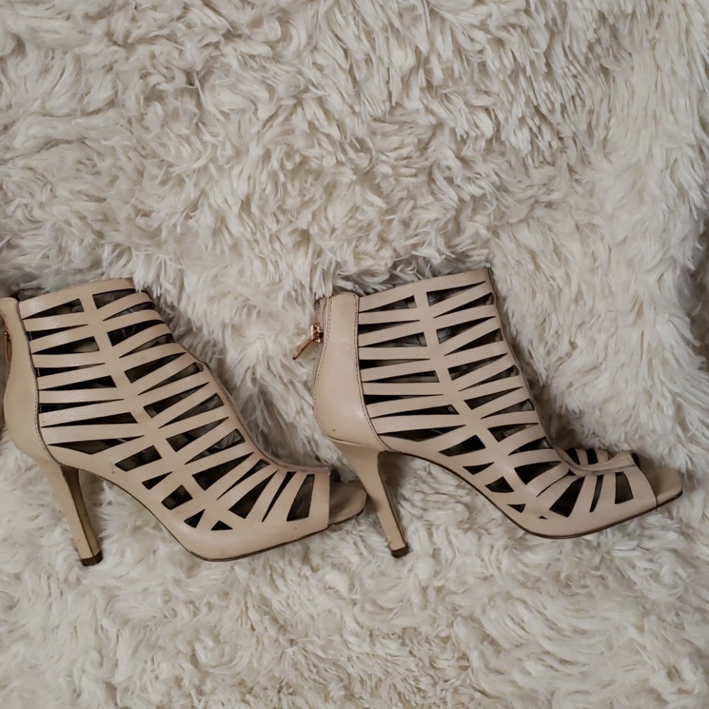 IINC heels. - Picture 1 of 4